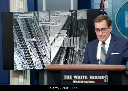 Washington, États-Unis. 20th janvier 2023. John Kirby, coordonnateur des communications stratégiques du Conseil national de sécurité, prend la parole lors d'une séance d'information quotidienne à la Maison Blanche à Washington sur 20 janvier 2023. (Photo par Yuri Gripas/Sipa USA) crédit: SIPA USA/Alay Live News Banque D'Images