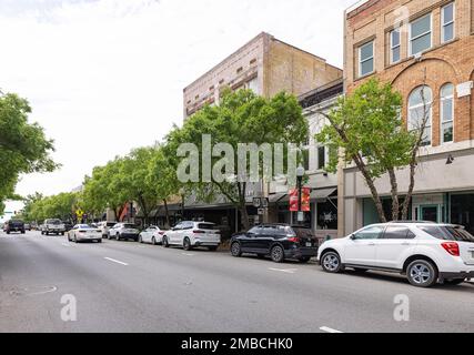 Valdosta, Géorgie, Etats-Unis - 16 avril 2022: Le vieux quartier des affaires sur la rue Patterson Banque D'Images