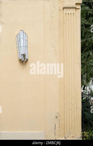 Détail d'un luminaire cassé dans Teniente Rey, la Havane, Cuba Banque D'Images