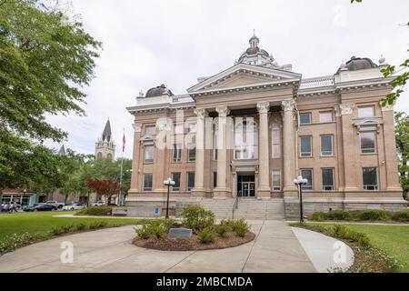 Valdosta, Géorgie, Etats-Unis - 16 avril 2022 : le palais de justice du comté de Lowndes Banque D'Images