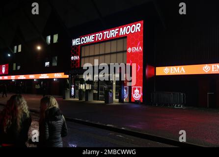 Burnley, Royaume-Uni. 20th janvier 2023. 20th janvier 2023 : gazon Moor, Burnley, Lancashire, Angleterre ; football de championnat EFL, Burnley contre West Bromwich Albion ; les fans arrivent au stade avant le match crédit: Images de sports action plus/Alamy Live News Banque D'Images