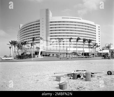 Fontainebleau Hotel, Miami Beach, Floride, Etats-Unis, Gottcho-Schleisner Collection, 1955 Banque D'Images