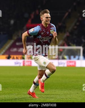 Scott Twine, de Burnley, célèbre le deuxième but du match du championnat Sky Bet à Turf Moor, Burnley. Date de la photo: Vendredi 20 janvier 2023. Banque D'Images