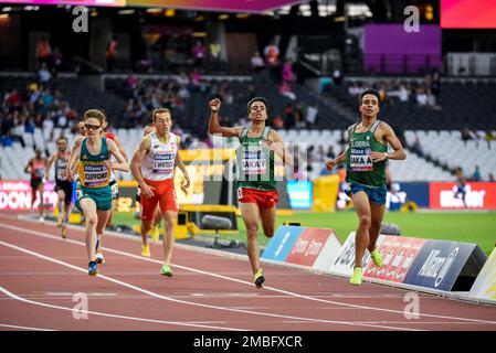 Fouad Baka et Abdellatif Baka finissant aux Championnats du monde d'athlétisme Para 2017 au Stade Olympique, Londres, Royaume-Uni. 1500m T13. Algérien Banque D'Images