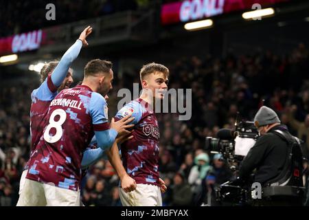 Scott Twine, de Burnley, célèbre le deuxième but du match du championnat Sky Bet à Turf Moor, Burnley. Date de la photo: Vendredi 20 janvier 2023. Banque D'Images