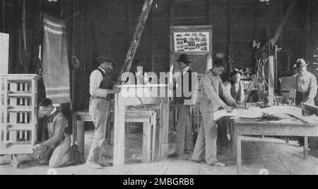 Un atelier de mobilier et de réparation à Snow Hill, 1904. Banque D'Images