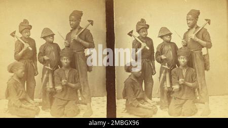 Studio portait de jeunes cheminées, (1868-1900?). Banque D'Images