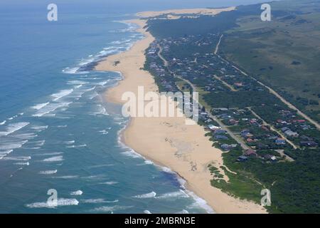 Cannon Rocks est une petite ville balnéaire située sur l'océan Indien, dans la province du Cap oriental, en Afrique du Sud Banque D'Images