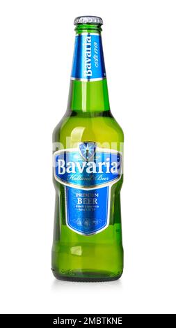 Chisinau, Moldavie - 05 décembre 2015 Bavière bouteille de bière originale isolée sur fond blanc Banque D'Images