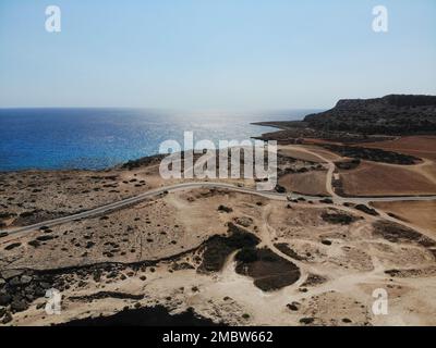 créé par dji camera . Le tir est pris dans la ville appelée ayia napa , Chypre. Banque D'Images