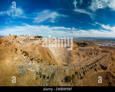 L'Acropole des ruines de la ville antique de Pergamon à Bergama, Izmir, Turquie Banque D'Images