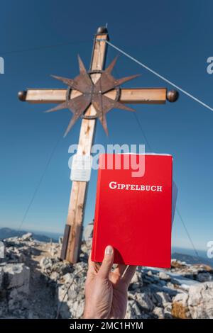 Livre de sommet, au sommet du Guffert, Alpes de Brandenberg, Tyrol, Autriche Banque D'Images