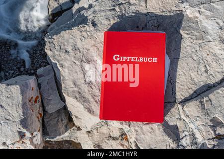 Livre de sommet, au sommet du Guffert, Alpes de Brandenberg, Tyrol, Autriche Banque D'Images