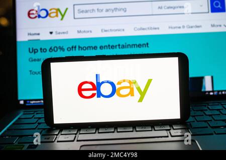 Sur cette photo, un logo Ebay apparaît sur un smartphone. (Photo de Mateusz Slodkowski / SOPA Images / Sipa USA) Banque D'Images