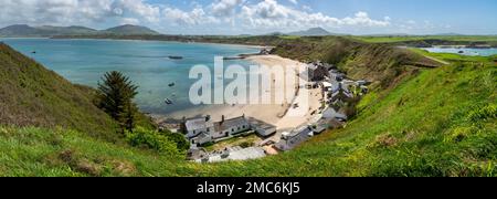 Le village de Porthdinllaen près de Morfa Nefyn sur la péninsule de Lleyn, au nord du pays de Galles. Une destination touristique populaire. Banque D'Images