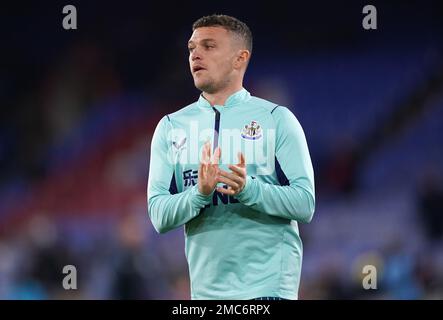 Le Kieran Trippier de Newcastle United se réchauffe avant le match de la Premier League à Selhurst Park, Londres. Date de la photo: Samedi 21 janvier 2023. Banque D'Images