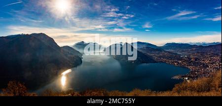 Lugano, Suisse. Superbe vue aérienne sur la ville suisse, entourée par le lac et les montagnes. Banque D'Images