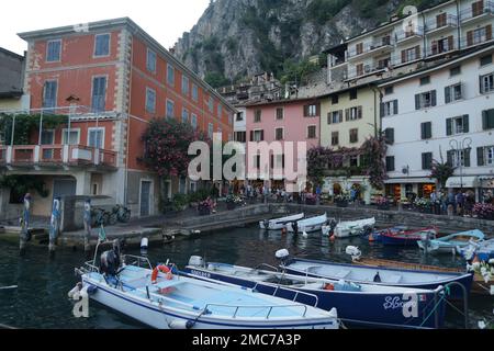 Impressions de la station balnéaire de Limone sul Garda en Italie Banque D'Images