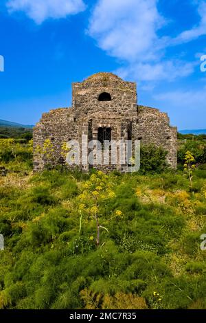 La bizantina de Cuba, Cuba di Santa Domenica, près de Castiglione di Sicilia, est une ancienne chapelle chrétienne ou byzantine construite autour du 7th siècle. Banque D'Images