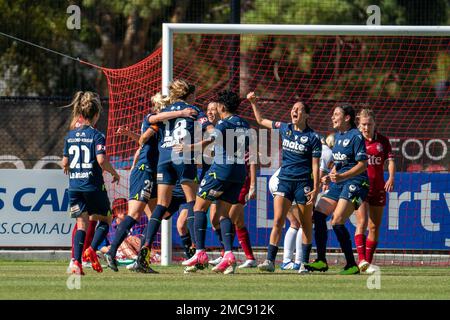 Adélaïde, Australie. 21st janvier 2023. Adélaïde, Australie méridionale, 21 janvier 2023 : les joueurs de Melbourne Victory célèbrent le but de Kayla Morrison (victoire de Melbourne en 18) lors du match Liberty A-League entre Adélaïde United et Melbourne Victory au ServiceFM Stadium d'Adélaïde, en Australie. (NOE Llamas/SPP) crédit: SPP Sport Press photo. /Alamy Live News Banque D'Images