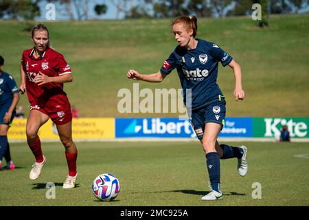 Adélaïde, Australie. 21st janvier 2023. Adélaïde, Australie méridionale, 21 janvier 2023 : Beattie Goad (victoire de Melbourne en 6) dribbles avec le ballon lors du match Liberty A-League entre Adélaïde United et Melbourne Victory au ServiceFM Stadium d'Adélaïde, en Australie. (NOE Llamas/SPP) crédit: SPP Sport Press photo. /Alamy Live News Banque D'Images