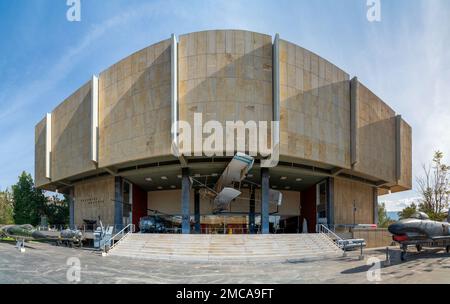 Façade panoramique du musée de la guerre d'Athènes situé au centre d'Athènes Banque D'Images