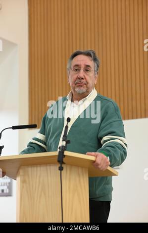 Hamilton House, Londres, Royaume-Uni, 21 janvier 2023 : le Président John Rees est un activiste politique britannique de l'Afghanistan à l'Ukraine – les désastres de la guerre. La guerre au monde en guerre : un problème syndical - Stop the War tu Conference 2023, Londres, Royaume-Uni. Crédit : voir Li/Picture Capital/Alamy Live News Banque D'Images