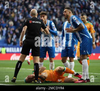 Sabadell, Barcelone, Espagne. 21st janvier 2023. Barcelone Espagne 21.01.2023 les joueurs d'Espanyol protestent auprès de l'arbitre lors de la Liga Santander entre Espanyol et Real Betis au stade RCDE le 21 janvier 2023 à Barcelone. (Credit image: © Xavi Urgeles/ZUMA Press Wire) USAGE ÉDITORIAL SEULEMENT! Non destiné À un usage commercial ! Banque D'Images