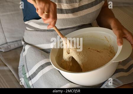 préparation de la pâte pour le pain de blé levain fait main Banque D'Images