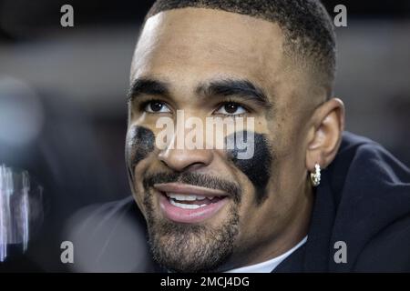 Philadelphie, États-Unis. 22nd janvier 2023. Philadelphia Eagles Quarterback Jalen Hurts (1) part du terrain après le match de la NFL Divisional Round Playoff contre les New York Giants au Lincoln Financial Field à Philadelphie samedi, 21 janvier 2023. Les Eagles ont gagné 38-7. Photo de Laurence Kesterson/UPI crédit: UPI/Alay Live News Banque D'Images