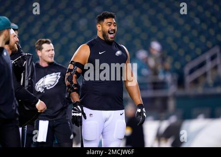 Philadelphia Eagles tackle Jordan Mailata (68) walks off the field  following the NFL football game against the New York Giants, Sunday, Jan.  8, 2023, in Philadelphia. (AP Photo/Chris Szagola Stock Photo - Alamy