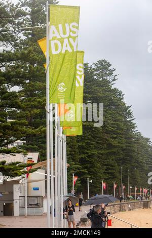 Sydney, Australie. Dimanche 22nd janvier 2023 Manly Beach Sydney, Northern Beaches council a érigé des bannières et des prospectus à Manly Beach pour promouvoir la prochaine Journée de l'Australie, qui aura lieu le 26th janvier de chaque année, Australia Day est une fête nationale pour célébrer l'Australie et reconnaît également l'atterrissage en 1788 de la première flotte à Sydney Cove, de manière controversée certains le nomtent invasion Day, Credit: martin berry/Alay Live News Banque D'Images