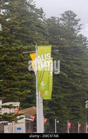 Sydney, Australie. Dimanche 22nd janvier 2023 Manly Beach Sydney, Northern Beaches council a érigé des bannières et des prospectus à Manly Beach pour promouvoir la prochaine Journée de l'Australie, qui aura lieu le 26th janvier de chaque année, Australia Day est une fête nationale pour célébrer l'Australie et reconnaît également l'atterrissage en 1788 de la première flotte à Sydney Cove, de manière controversée certains le nomtent invasion Day, Credit: martin berry/Alay Live News Banque D'Images