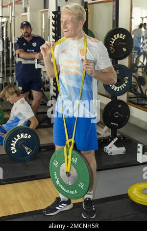 BHUBANESWAR - Tjep Hedemakers (NED) pendant l'entraînement menant à la quart de finale du Championnat du monde de hockey en Inde. ANP WILLEM VERNES pays-bas - belgique sortie Banque D'Images