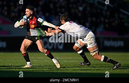 Twickenham, Royaume-Uni. 21st janvier 2023. Coupe des champions européens de rugby. Harlequins V Cell C Sharks. Twickenham Stoop. Twickenham. Nick David (Harlequins) a son maillot tiré bgy Eben Etzebeth (Sharks) pendant la coupe Harlequins V Cell C Sharks Heineken Champions Round 4, Pool A Match. Credit: Sport en images/Alamy Live News Banque D'Images