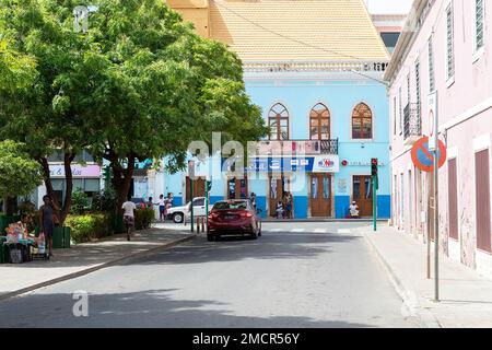 Centre ville, un parc et de vieux bâtiments historiques sur le plateau dans la ville de Praia, Santiago, Caboverde Banque D'Images