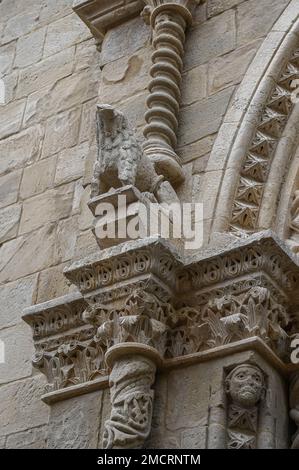 L'église de Sant'Agostino avec son ancien couvent, est un bâtiment religieux à Lanciano, la paroisse principale du quartier Lanciano Vecchio, le long de via Banque D'Images