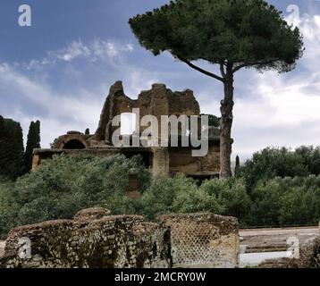 Construite par l'empereur romain Hadrien, la villa d'Hadrien (Tivoli, Rome) est l'un des plus beaux sites archéologiques de la Rome antique Banque D'Images