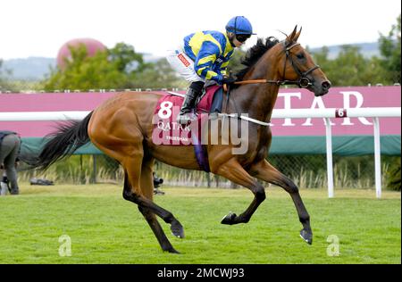 Qatar Goodwood Festival Meeting 26th juillet 2022 à Goodwood Racecourse, Chichester - première journée - Jockey Hollie Doyle sur Trueshan avant les piquets de la coupe Al Shaqab Goodwood Banque D'Images