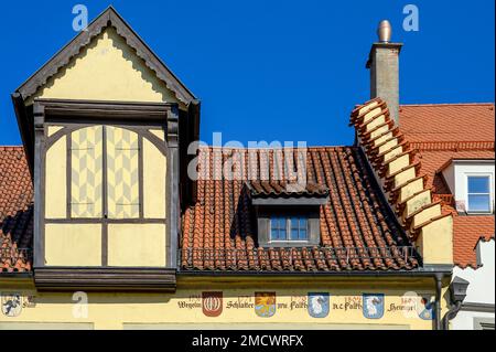 Tuiles unies, tuiles de toit et vieilles armoiries familiales, Lindau, Swabia, Bavière, Allemagne Banque D'Images