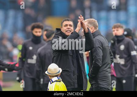 Chris Kamara, ancien joueur de Leeds, se rend à une ovation debout lors du match de la Premier League Leeds United contre Brentford à Elland Road, Leeds, Royaume-Uni, 22nd janvier 2023 (photo de Mark Cosgrove/News Images) Banque D'Images