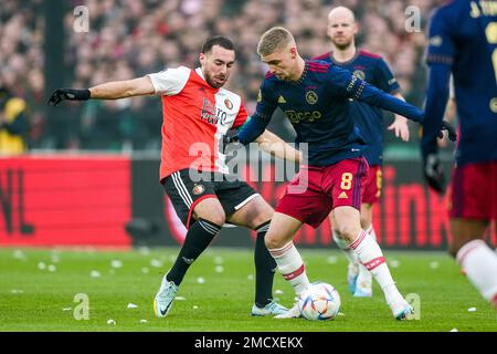 Rotterdam - Orkun Kokcu de Feyenoord, Kenneth Taylor d'Ajax lors du match entre Feyenoord et Ajax à Stadion Feijenoord de Kuip le 22 janvier 2023 à Rotterdam, pays-Bas. (Box to Box Pictures/Tom Bode) Banque D'Images