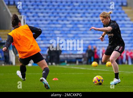 Reading, Royaume-Uni. 22nd janvier 2023. Reading, Angleterre, 22 janvier 2023: Les joueurs de Manchester United s'échauffent avant le match de football de la Super League Barclays FA Womens entre Reading et Manchester United au Select car Leasing Stadium à Reading, Angleterre. (James Whitehead/SPP) crédit: SPP Sport Press photo. /Alamy Live News Banque D'Images