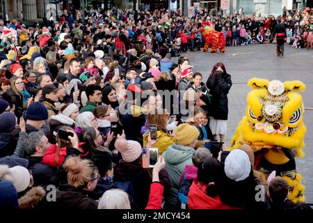 Édimbourg, Écosse, Royaume-Uni. 22nd janvier 2023. Le nouvel an chinois, l'année du lapin se fête au Mound dans le centre-ville, avec danse, costumes et expositions culturelles et artistiques. Crédit : Craig Brown/Alay Live News Banque D'Images