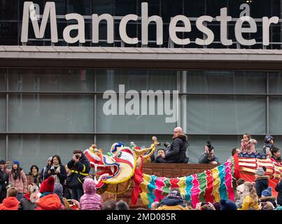 Manchester, Royaume-Uni. 22nd janvier 2023. Nouvel an chinois (l'année du lapin) à Manchester. Défilé 22 janvier 2023 est allé de Manchester Central à la ville de Chine dans le centre de Manchester. Photo: Garyroberts/worldwidefeatures.com crédit: GaryRobertschography/Alay Live News Banque D'Images