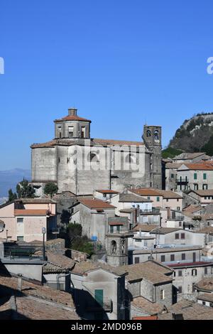 Vue panoramique sur Patrica, un village médiéval de la province de Frosinone en Italie. Banque D'Images