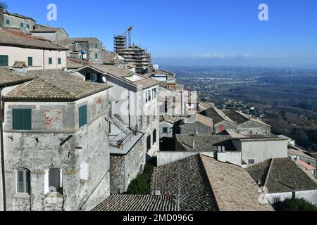 Vue panoramique sur Patrica, un village médiéval de la province de Frosinone en Italie. Banque D'Images