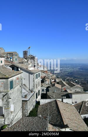 Vue panoramique sur Patrica, un village médiéval de la province de Frosinone en Italie. Banque D'Images