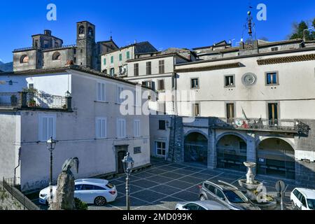 Vue panoramique sur Patrica, un village médiéval de la province de Frosinone en Italie. Banque D'Images