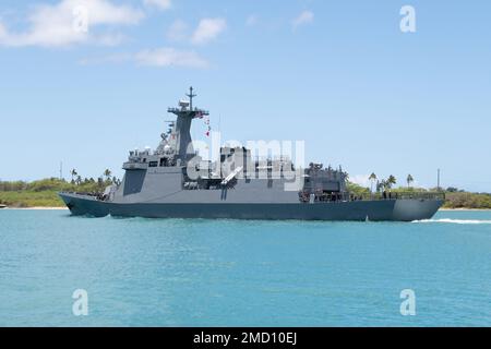 220712-N-LC749-1038 PEARL HARBOR (12 juillet 2022) – frégate de la marine des Philippines BRP Antonio Luna (FF 151) quitte Pearl Harbor pour commencer la phase en mer de RIMPAC 2022, 12 juillet. Vingt-six nations, 38 navires, quatre sous-marins, plus de 170 avions et 25 000 membres du personnel participent au programme RIMPAC de 29 juin au 4 août dans les îles hawaïennes et dans le sud de la Californie. Le plus grand exercice maritime international au monde, RIMPAC offre une occasion unique de formation tout en favorisant et en soutenant des relations de coopération entre les participants essentielles à la sécurité Banque D'Images